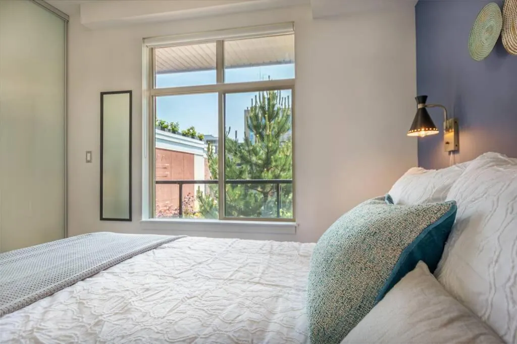 Clean 3Rd Floor Executive 1 Bedroom Apt In Old Town China Town Victoria Apartment