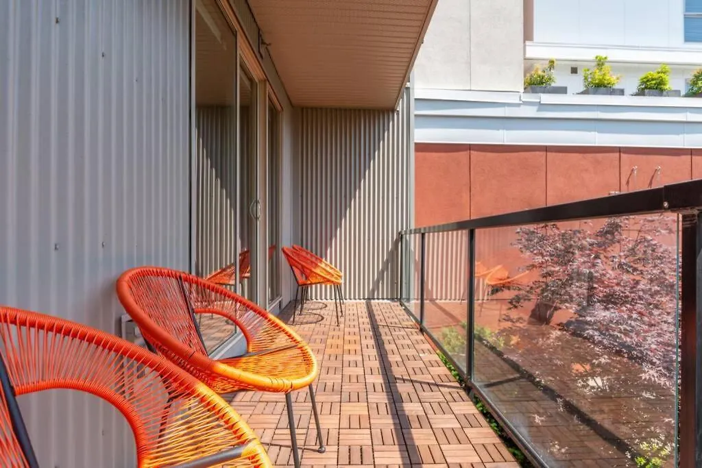 Apartment Clean 3Rd Floor Executive 1 Bedroom Apt In Old Town China Town Victoria